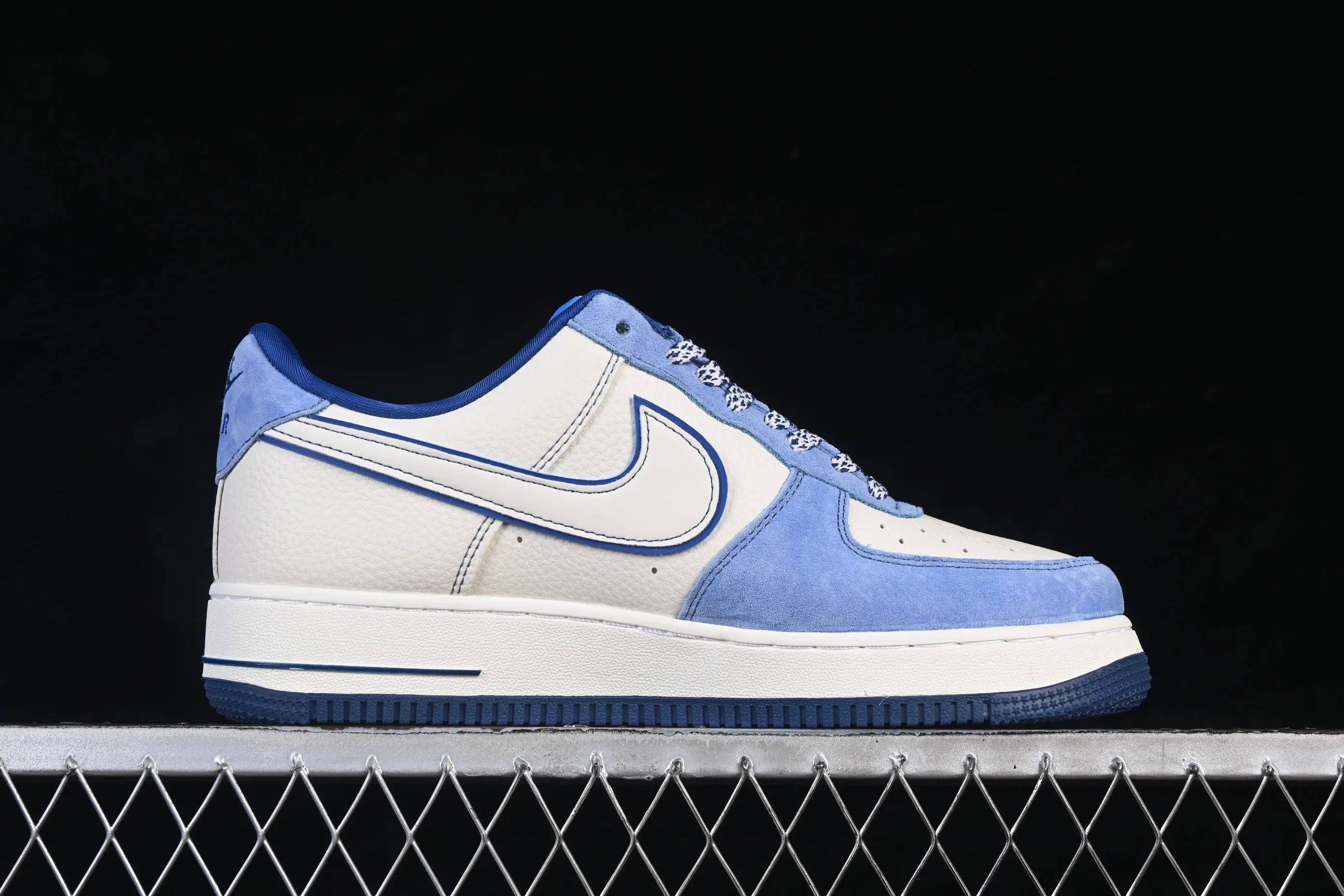 All categories Nk Air Force 1 Air Force series Nk Air Force 1 Low Air Force low-top Nike Air Force 1'07 Low joint model blue and white style Air Force 1 low-top casual sneakers SY1388-020